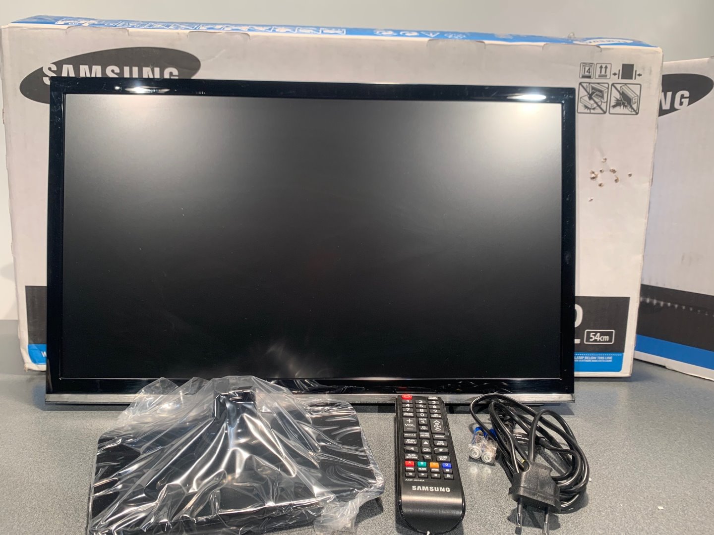 Samsung 22" LED UE22H5000AK | 50 EUR - Gebrauchte-Veranstaltungstechnik ...